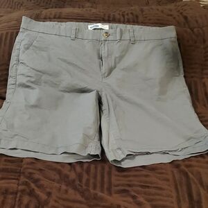 Old Navy Women's Everyday Shorts Mid rise